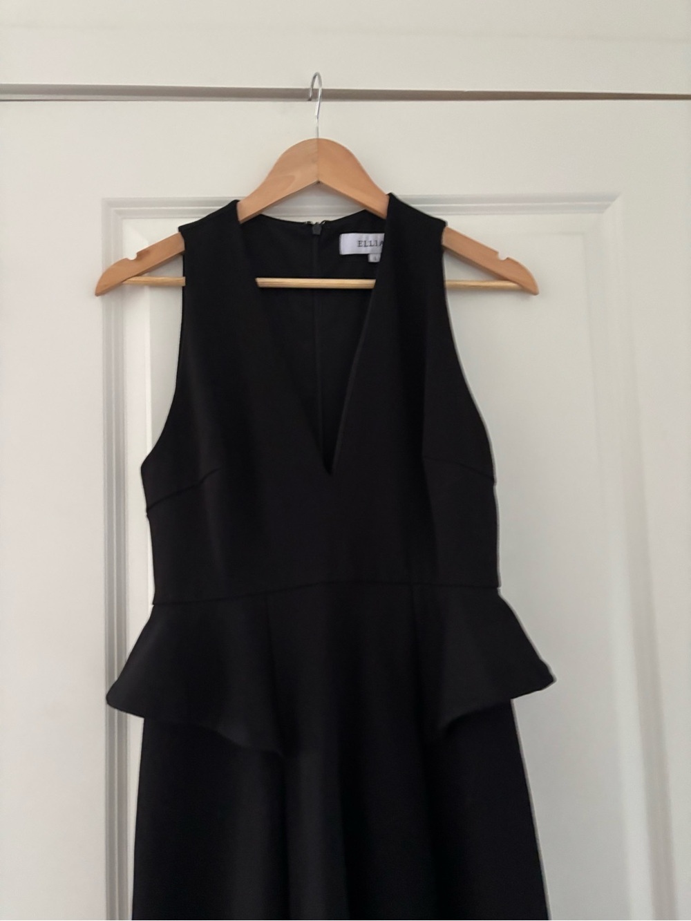 Elliatt Rapture Ruffle Midi Dress Classic Formal Large - Picture 6 of 6